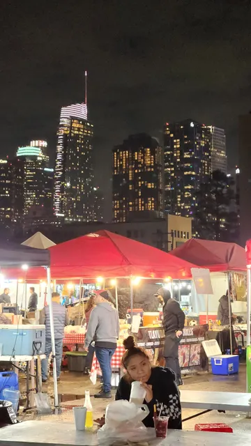 El Gato Night Market