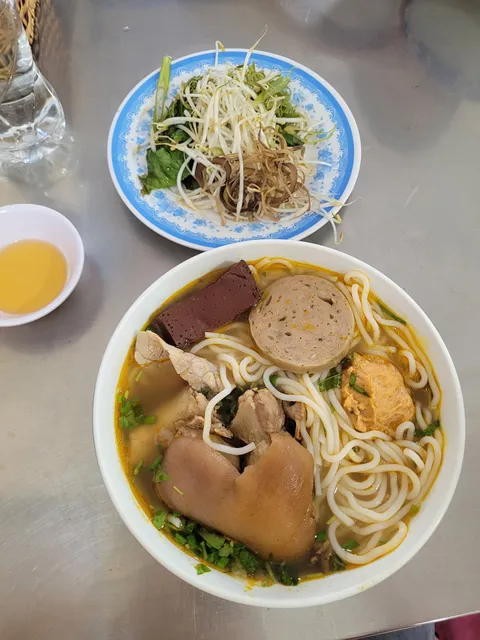 Quán Bún Bò Sông Hương 2