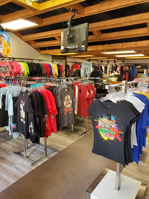 DL'S HAIR & CLOTHING