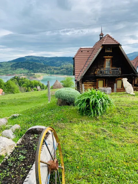 Konak Mandića avlija