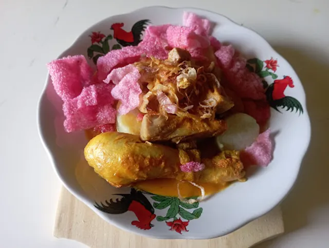 Lontong Sayur Sumatera Abang Adek Maguwaoharjo