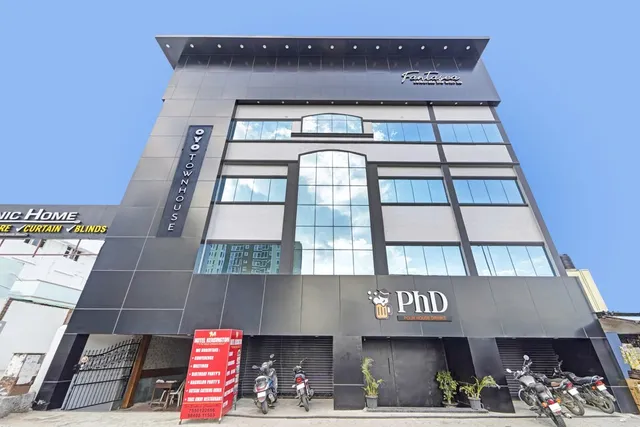 Townhouse Fantasea Hotels Near OMR