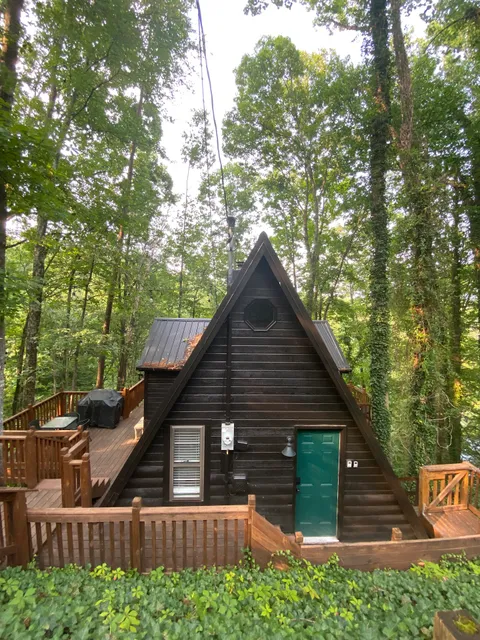 Hillside Hideaway Cabin