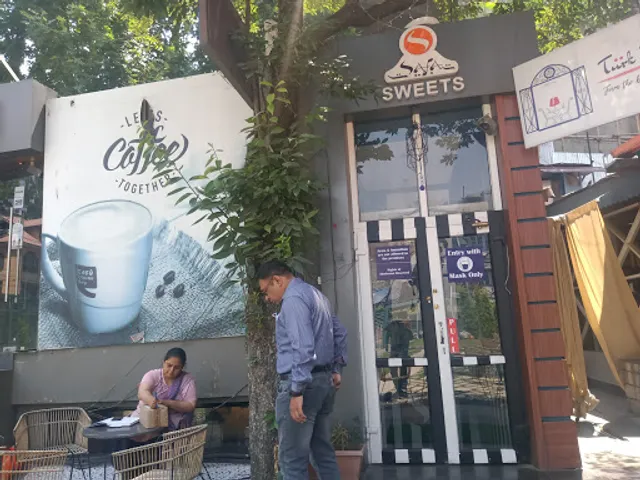 Safa Sweets and Veg Restaurant