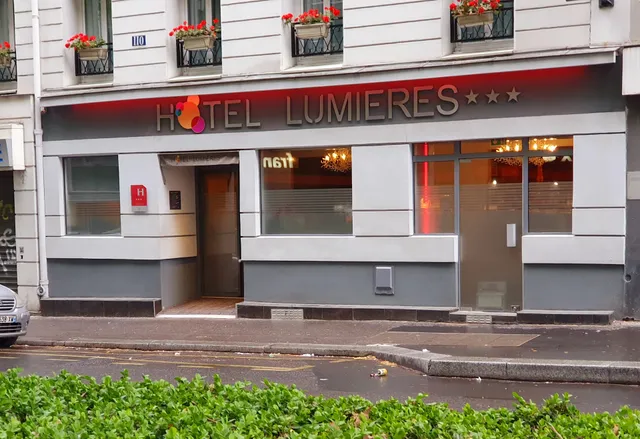 Hotel Lumières Montmartre Paris