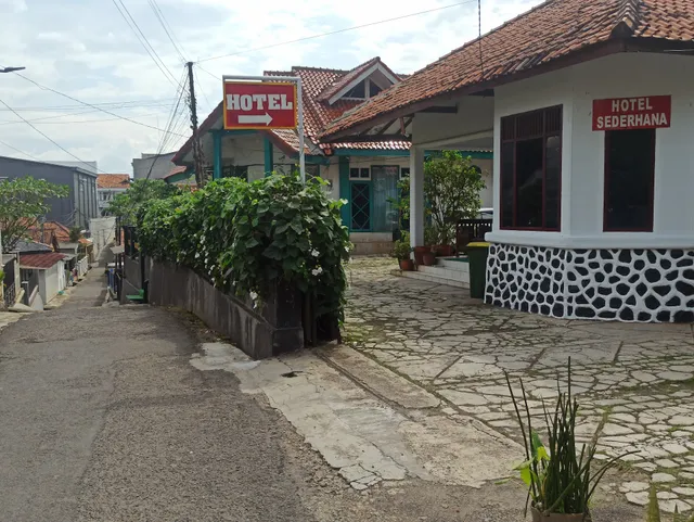 Sederhana Hotel