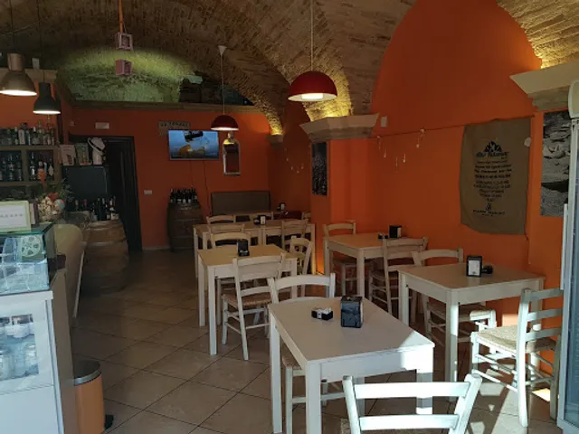 Bottega Rossopepe - Piazza San Tommaso