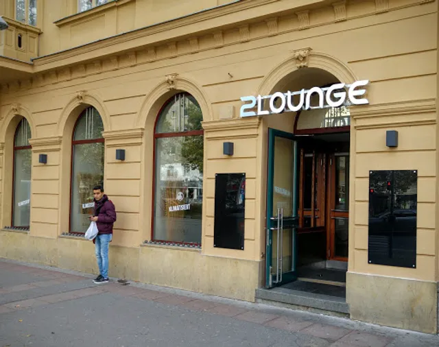 2 Lounge Cocktail & Shisha Bar