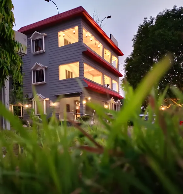 Lake Side Resort Neermahal