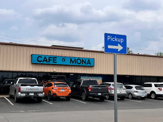 Cafe Mona
