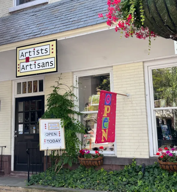 Artists and Artisans - A Cooperative Gallery
