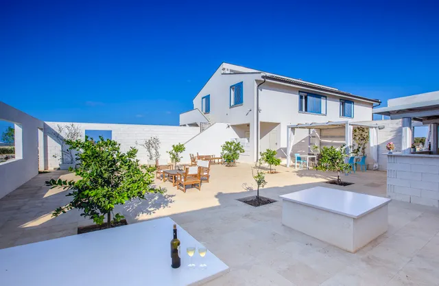 Melus Maris - Rooms in a villa seafront