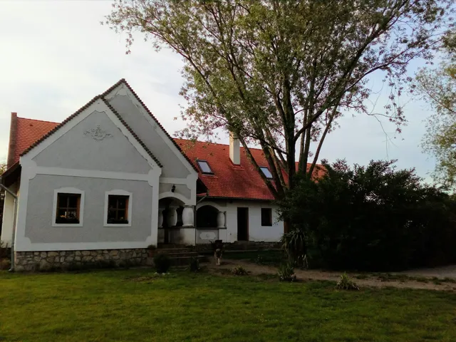 Gyula Vezér Lovasbirodalma