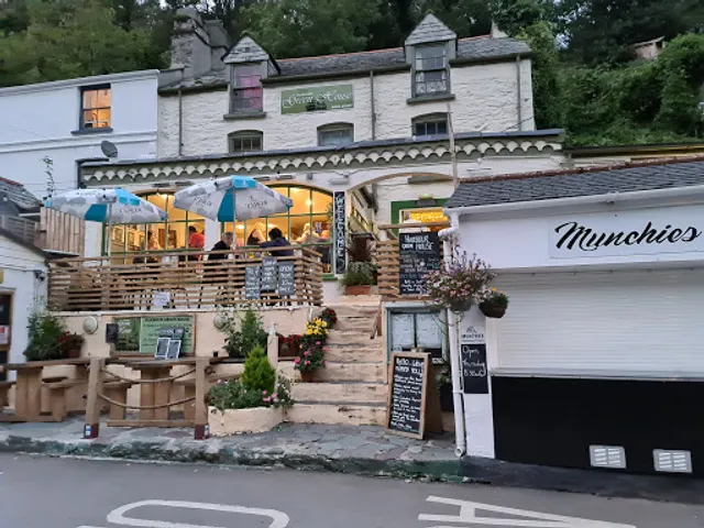 The Harbour Green House Restaurant and Bar