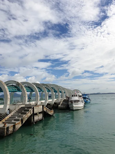 มาเสม็ด โฮมสเตย์ และ ร้านอาหาร