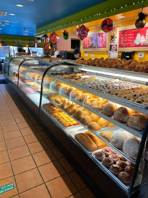 La Plaza Bakery