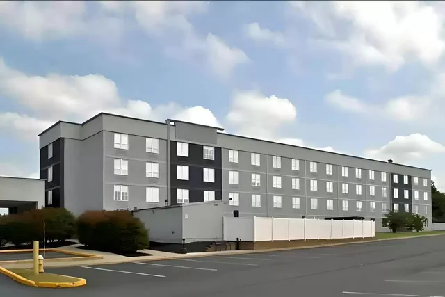 Comfort Inn & Suites Pottstown Eastern Gateway