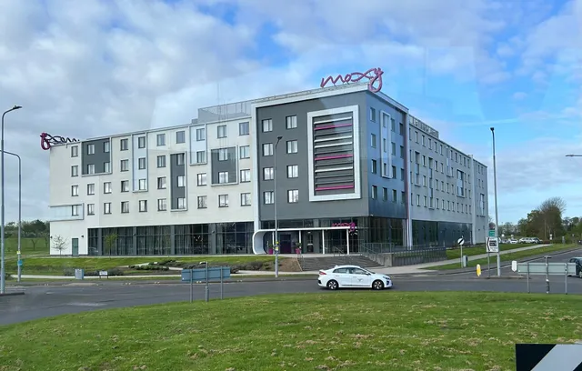 Moxy Edinburgh Airport