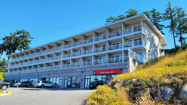 Beach Gardens Resort & Marina