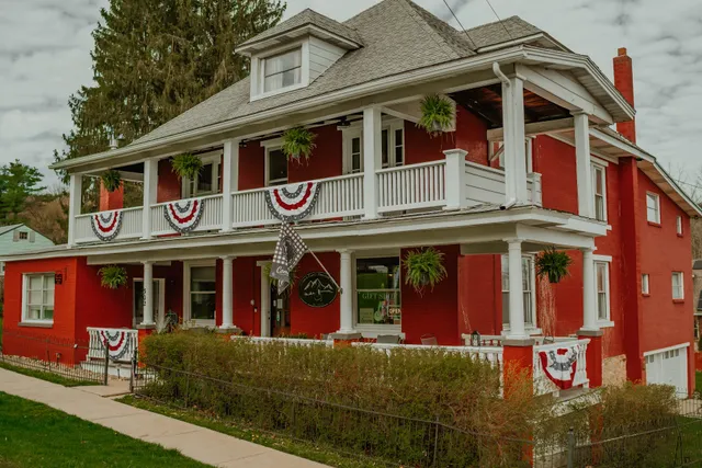 Cramer Family Mountain Inn (and gift shop)
