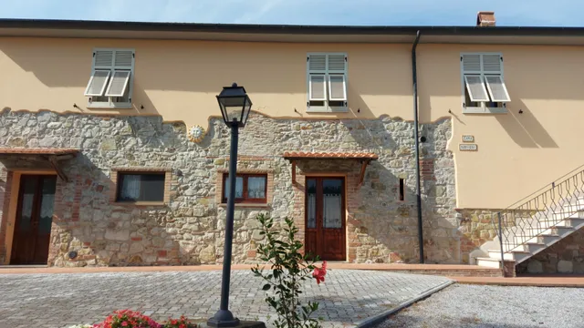 Azienda Agricola - Agriturismo Mezzo Poggio