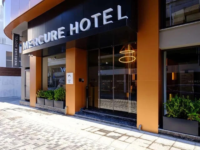 Mercure Larnaca Finikoudes Beach