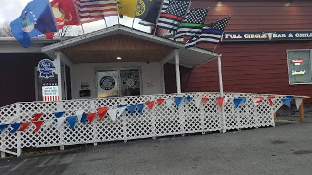 Full Circle Bar and Grill