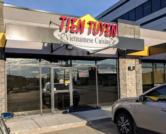 Tien Tuyen Vietnamese