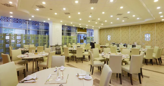 怡寶海鮮餐廳 Yeebo Seafood and Hotpot Restaurant (District 7)