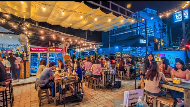 Kodung Beer Warehouse Restaurant Bar & Grill, Chiang Mai