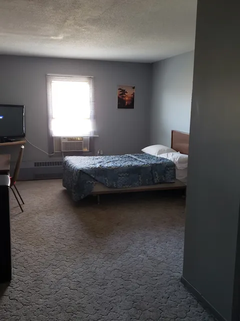 Bow Manor Motor Hotel