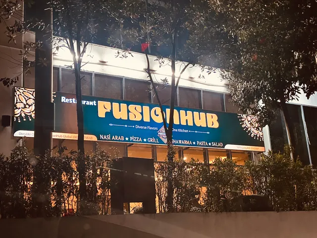 FusionHub: Arabic & Western Restaurant Cyberjaya
