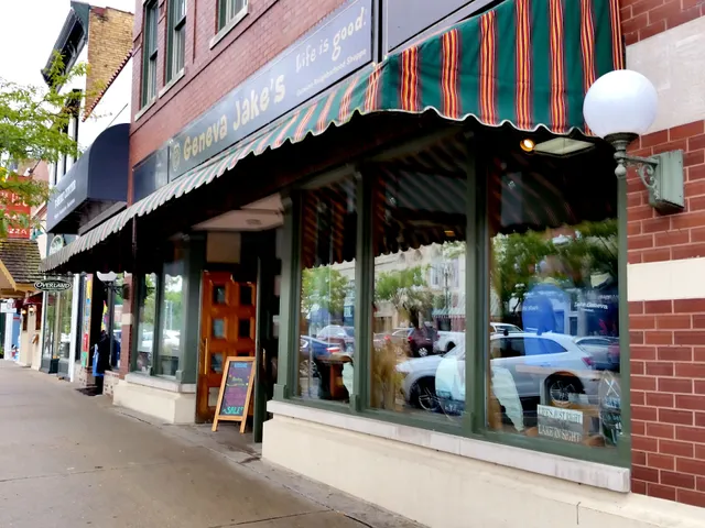 Hannah’s by the lake