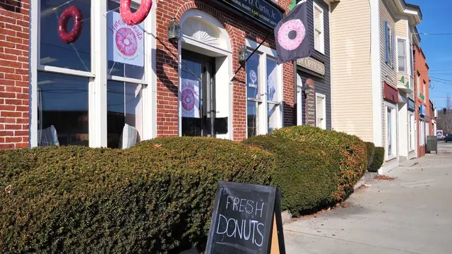 Lowe's Donuts