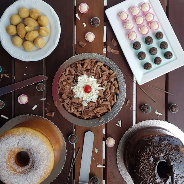 Dona Lúcia Bolos e Doces