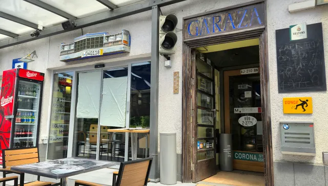 Okrepčevalnica Pizzeria Garaža