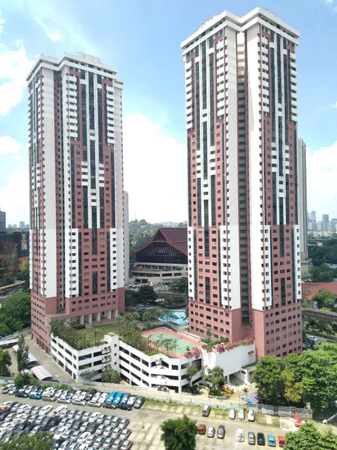 OYO 305 First Business Inn