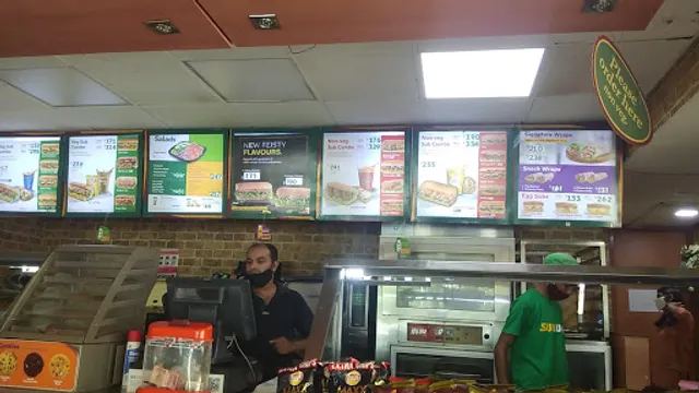 Subway Infocity Super Mall