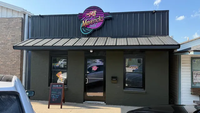 Mavericks Pizza