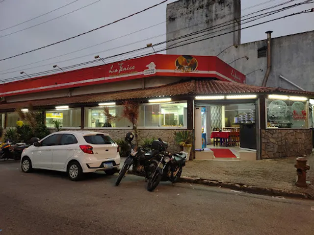 La Fenice Pizzaria e Esfiharia