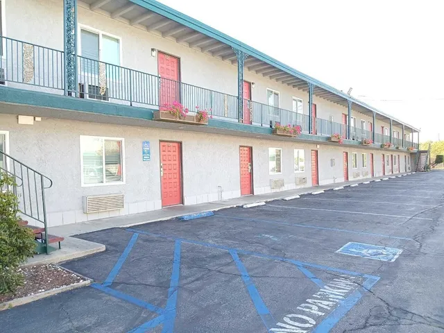 Pomona Inn Motel