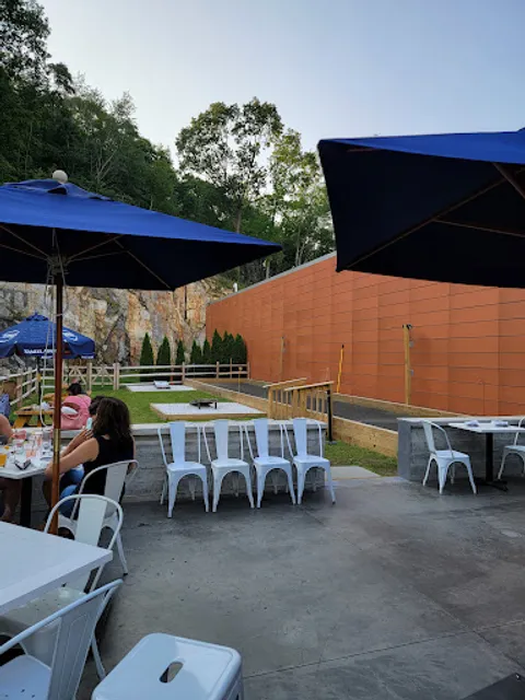 Spotted Horse Tavern Shelton, Ct.