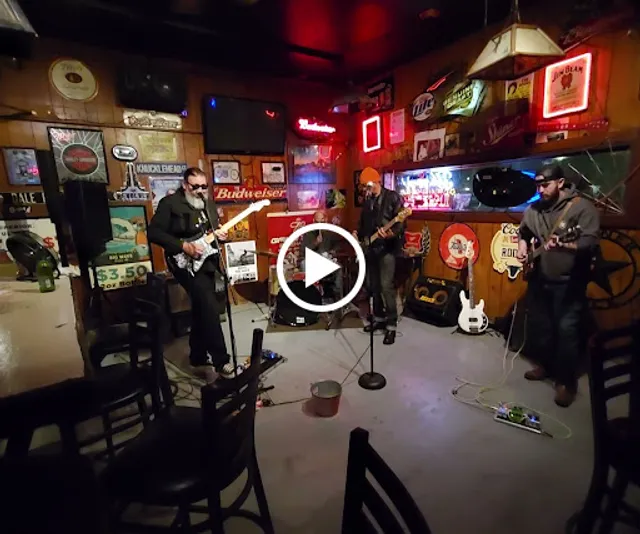 Ed's Hurricane Lounge