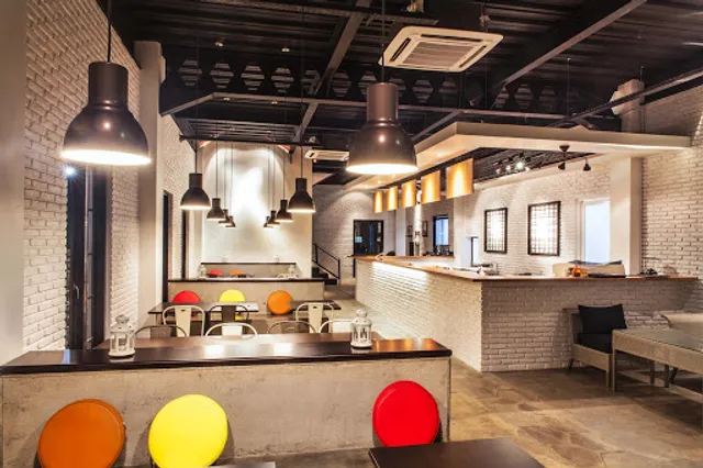 Hangout Coffee Eat & Talk