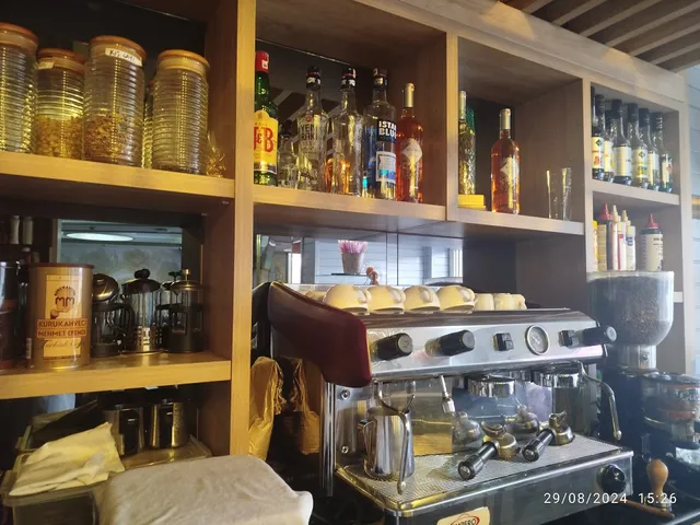 River Cafe & Restaurant