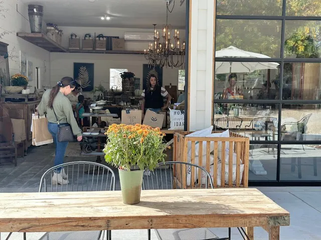 Modern Vintage Market