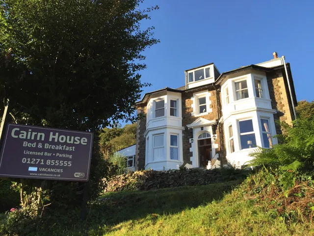 Cairn House