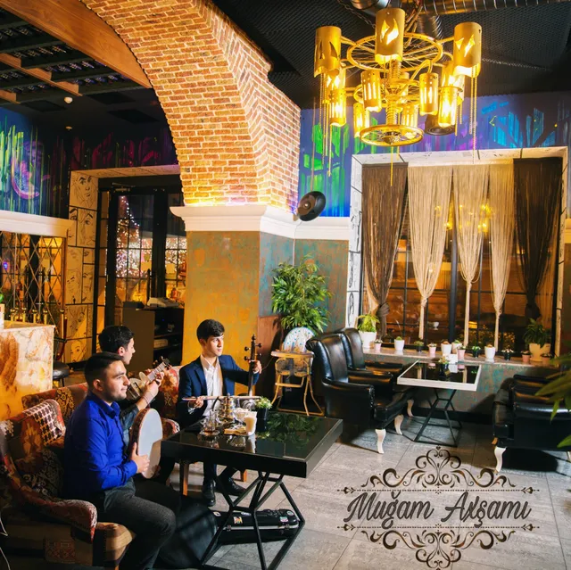 "Doctor 13" Restaurant and Lounge