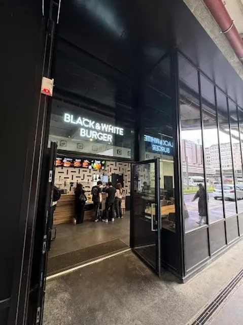 Black & White Burger Bordeaux