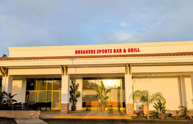 Breakers Sports Bar & Grill